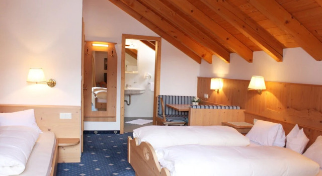 Трёхместный номер Standard с балконом Hotel Gallia