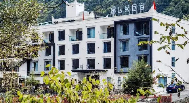 Li Xiangguo Wenquan Homestay (Li Xiaolu Bipenggou Scenic Area), Buchen Sie Hotel Ngawa 