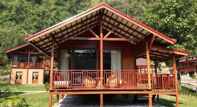 Двухместный коттедж с балконом Keinnara Hpa An