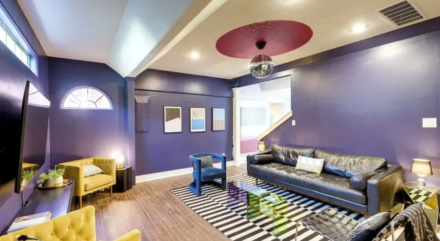 Коттедж 5 Mi to Dtwn Austin: Vibrant Home w/ Patio