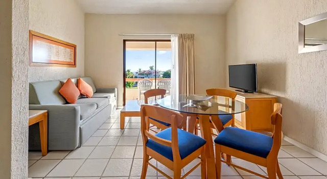 Номер Ambassador Park Royal Homestay Los Cabos