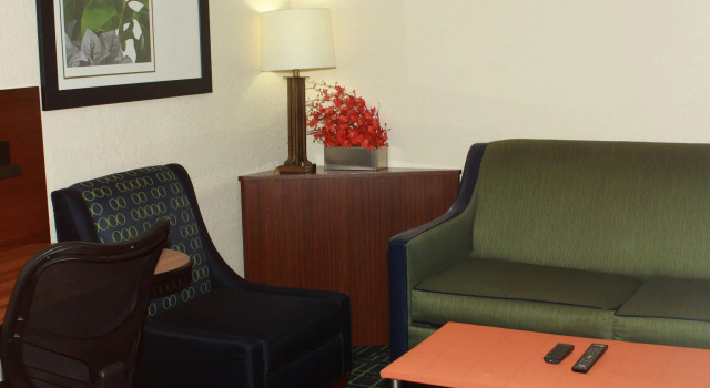 Двухместный люкс Fairfield Inn & Suites by Marriott Fairmont