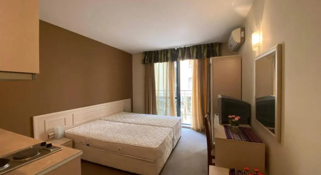 Private Studio C 200 Avalon, Забронировать Отель Отели Солнечного берега с бассейном, рядом с Клуб GRAND, Бассейн