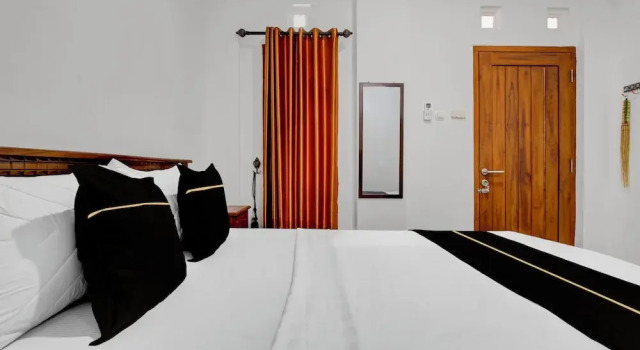 Номер Deluxe OYO 95088 Homestay Omah Pring