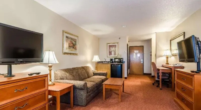 Люкс Holiday Inn Express ALLIANCE