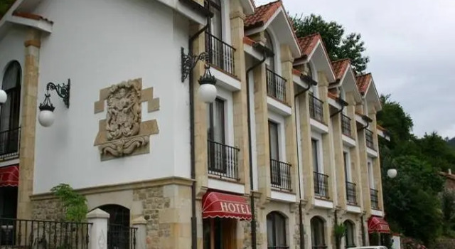 Hotel De Borleña, Rezerwuj Hotel Borleña Valles Pasiegos