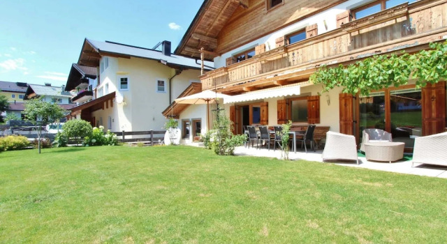 Шале Unique Chalet in the Center of Elmau Near the Ski Lift