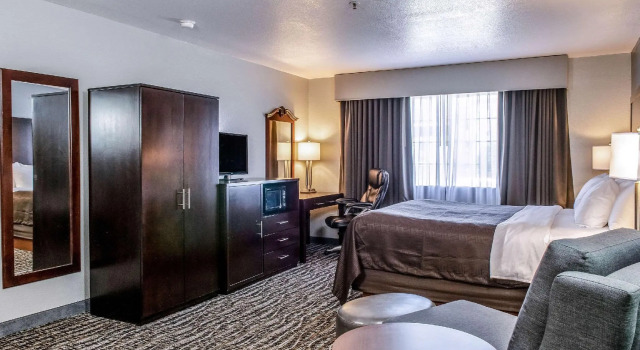 Люкс c 1 комнатой Clarion Hotel By Humboldt Bay