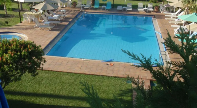 Апартаменты c 1 комнатой Kalithea Apartments - Heated Pool seasonal - Pool Towels - Pool Sun Lounger Matresses