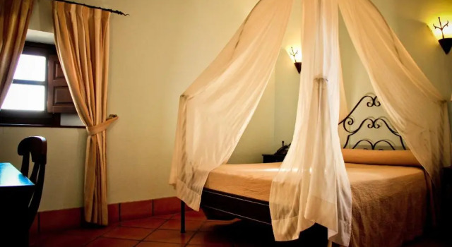 Hotel Tugasa Castillo de Castellar, Забронировать Отель Кастельяр-Де-Ла-Фронтера Los Alcornocales Natural Park