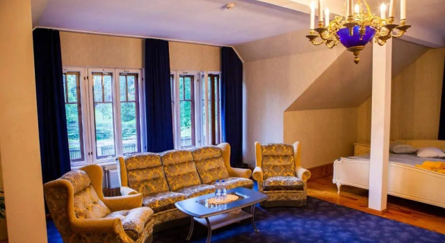 Четырёхместный люкс Park Hotel Brūzis