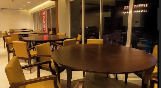 Royal Pearl Suites, Book Hotel Hoteller i Chittagong med pool, Swimmingpool