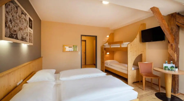 Четырёхместный номер Standard JUFA Hotel Judenburg