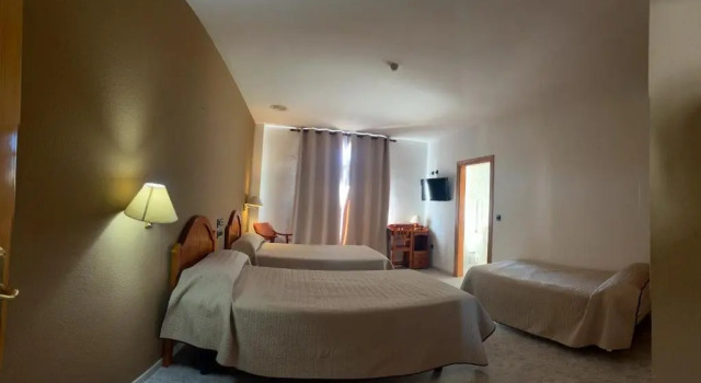 Трёхместный номер Standard Hospedium Hotel Twist