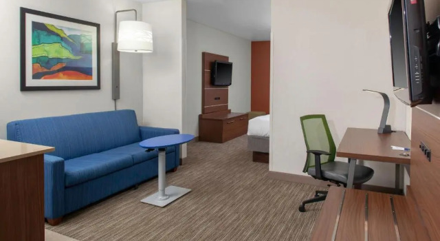 Двухместный люкс Holiday Inn Express & Suites Interstate 90 by IHG