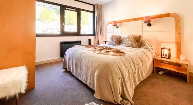 Large 2-Bedroom Apartment, Centre of Flaine Foret