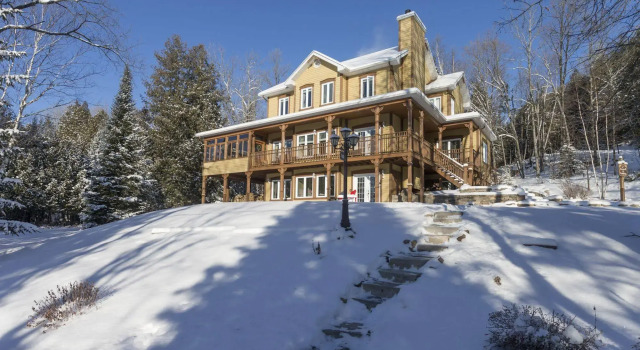 Les Dames du Lac, Book Hotel Mont-Tremblant Village Mont Tremblant Region
