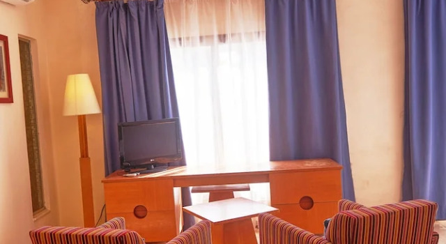 Люкс Presidential с балконом Sweet Rooms