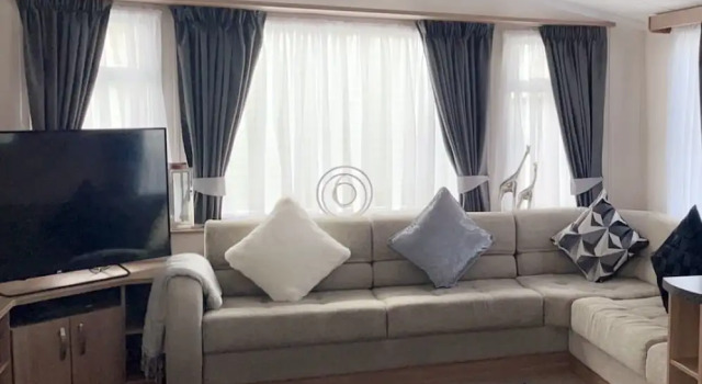 Remarkable 3-bed Caravan, Direct Beach Access