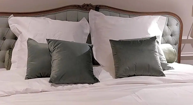 St-Georges IV, Prenota Hotel Ypres 