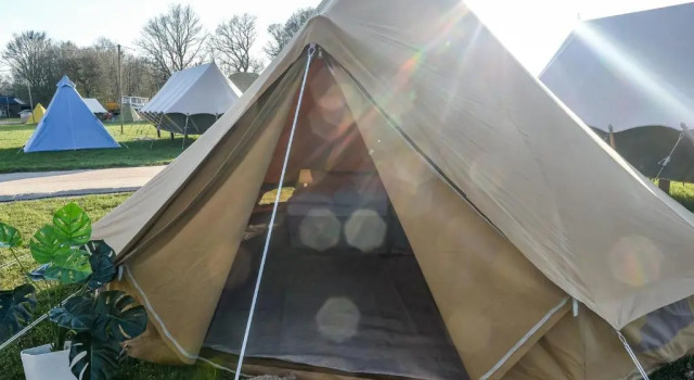 Pop-up glamping - Buurvrouws' Belltentje 2-4 pers, Varaa Leirintäalue Telttailu ja glamping kohteessa Gelderland, Leirintäalue