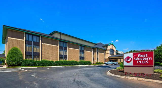 Четырёхместный номер Standard Best Western Plus Knoxville Cedar Bluff