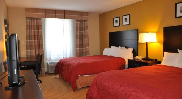 Четырёхместный номер Standard Country Inn & Suites by Radisson, Near The National Sports Center, Coon Rapids, MN