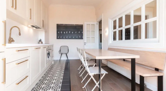 Апартаменты Superior halu! Stylish & Bright Centre Home