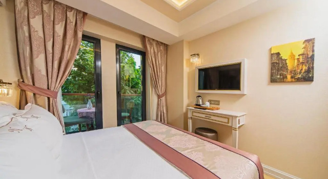 Двухместный номер Standard с балконом Grand Naki Hotel