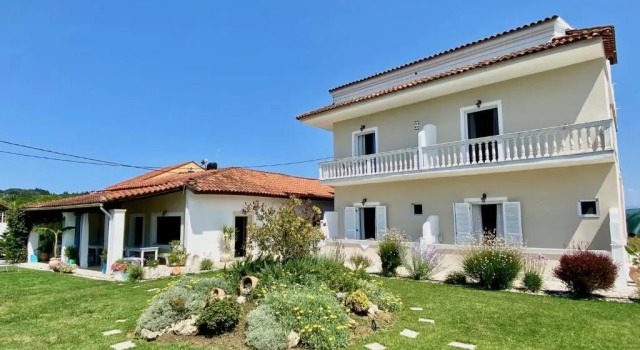 Villa Doma with private pool for up to 29 guests by DadoVillas, Забронировать Вилла Рода 