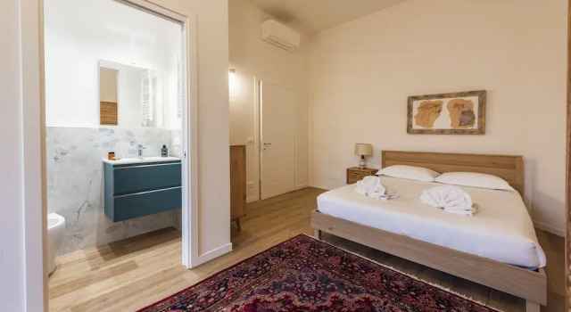 Апартаменты Deluxe Salutati Apartments by MMega