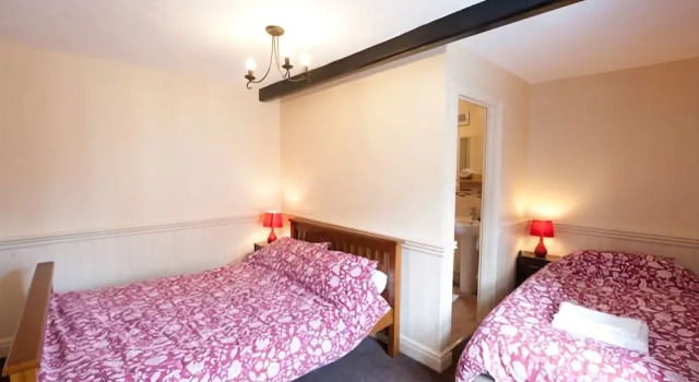 The Red Lion, Buchen Sie Hotel Tarvin 