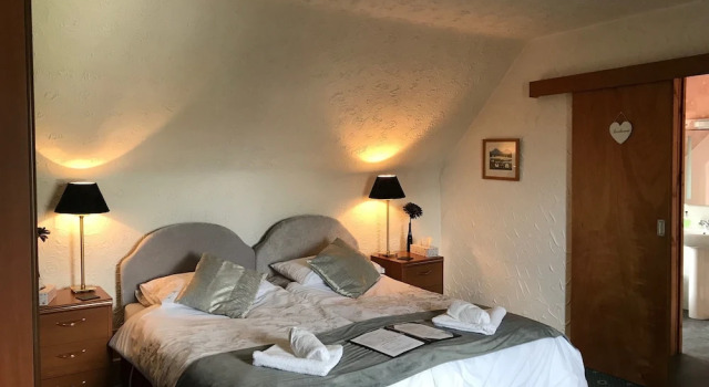 Garden Park Guest House, Забронировать Гостевой дом Отели Грантаун-он-Спей с парковкой, рядом с Музей Грантауна, Парковка
