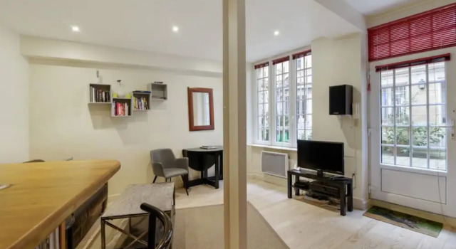 New Renovated Saint Germain 2bd, Забронировать Отель Париж Иль-де-Франс, рядом с Лувр — Риволи