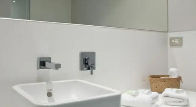 Двухместный люкс с видом на озеро Wai Ora Lakeside Spa Resort