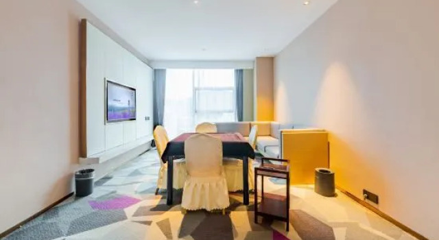 Люкс Business Lavande Hotel (Bazhong Rongbang Wanda Plaza Store)