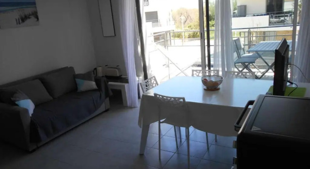 Appartement Le Grau-du-Roi, 2 pièces, 4 personnes - FR-1-250-175, Rezerwuj Apartament Hotele w Camargue z parkingiem, Parking