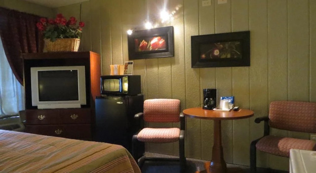 Motel 72, Buchen Sie Motel Grayling Michigan