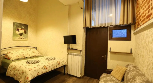 Luky apartment on Rustaveli Ave, Забронировать Апартаменты/квартира Недорогие отели Тбилиси, рядом с Марджанишвили, недорого