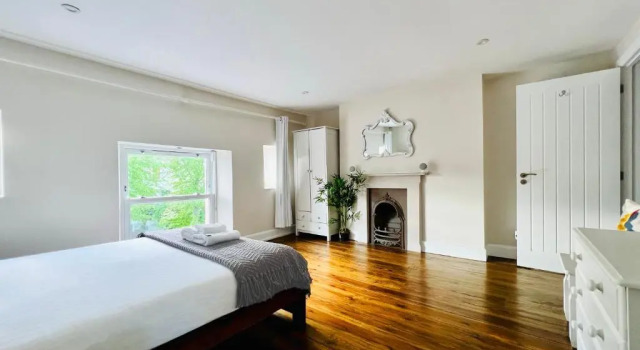 Апартаменты Smart-Home in Original Victorian Building