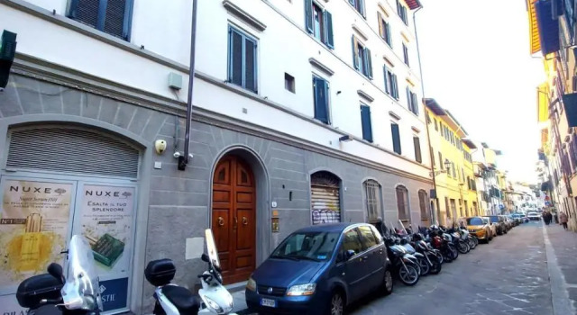 Leone, Book Apartment Florence Tuscany