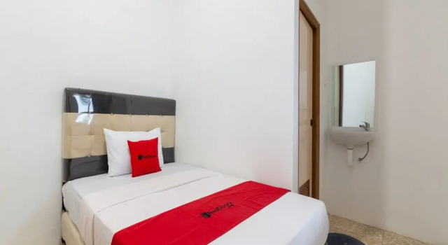 RedDoorz @ Kemang Dalam, Book Hotel Billige hoteller i Mampang