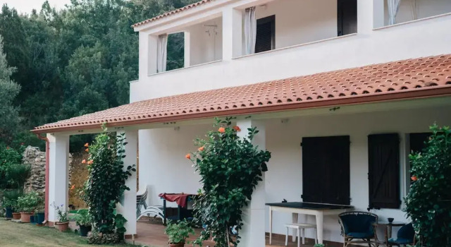 Guesthouse Casavasco, จอง เกสท์เฮาส์ Domus de Maria Sardinia South, ใกล้ Sa Colonia Beach