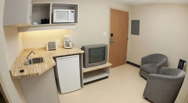 Люкс Residence & Conference Centre - Oshawa