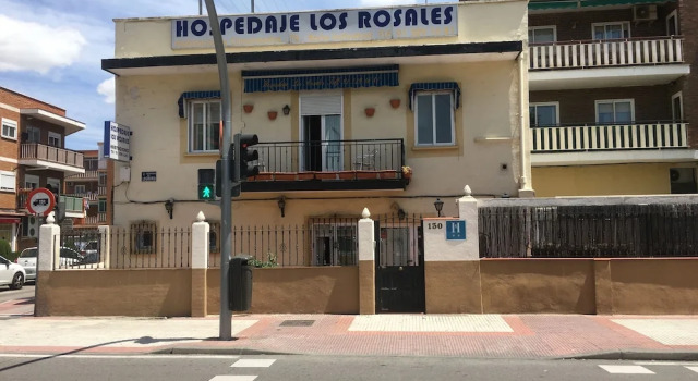 Hospedaje Los Rosales, Забронировать Отель Барахас Мадрид, рядом с Aeropuerto T1-T2-T3 Metro Station