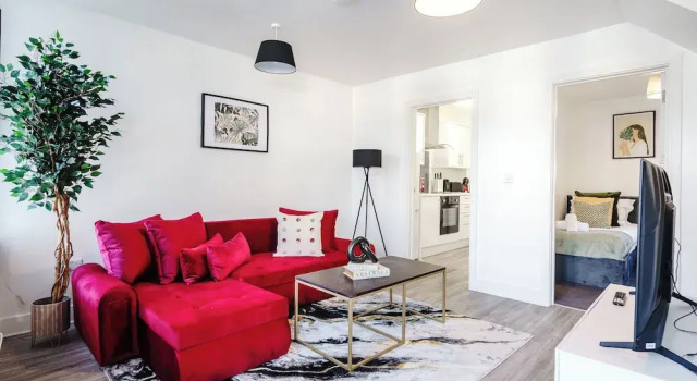 Апартаменты Whitchurch 2 Bedroom Flat near Hospital