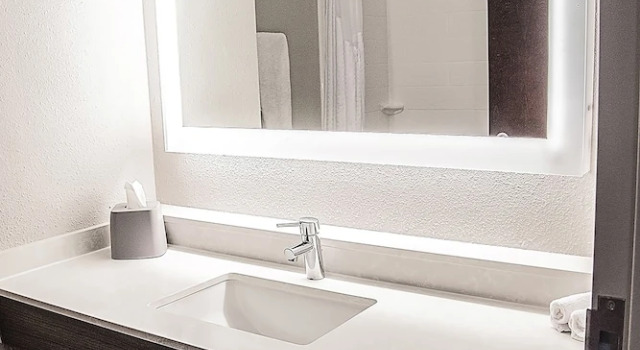 Номер Standard Holiday Inn Express & Suites Alexandria by IHG