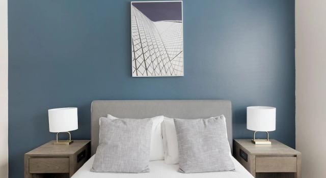 Landing Furnished Apartments - Old East, Забронировать Апартаменты/квартира Апартаменты Далласа, рядом с Freedman's Cemetery, Апартаменты/квартира