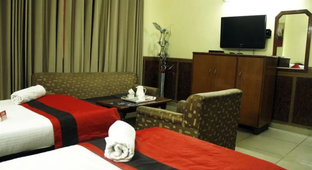OYO Rooms South Delhi 2, Забронировать Отель Отели Нью-Дели с завтраком, Завтраки