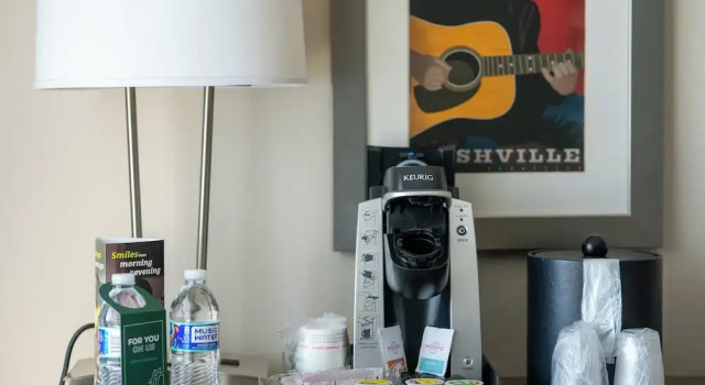 Номер Standard с балконом Holiday Inn Nashville - Vanderbilt - Dwtn by IHG